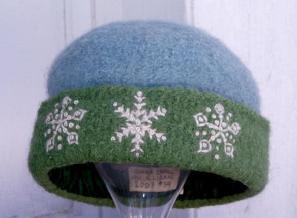 Hand knit felt hat #34 of 2007 by Carrie Cahill Mulligan, "Spring Snowflakes"