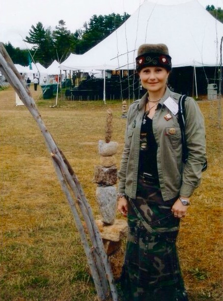 NH fiber artist, Laura Chowanski at the 74th LNHC Fair, sporting her 2nd CCM felt hat!